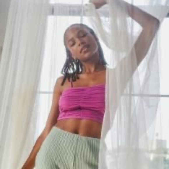 NWOT - Out From Under Rose Ruched Top - Picture 5 of 5